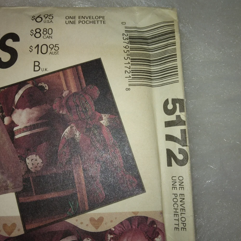 MCCALL'S 5172 Teddy Bears & outfits,  21